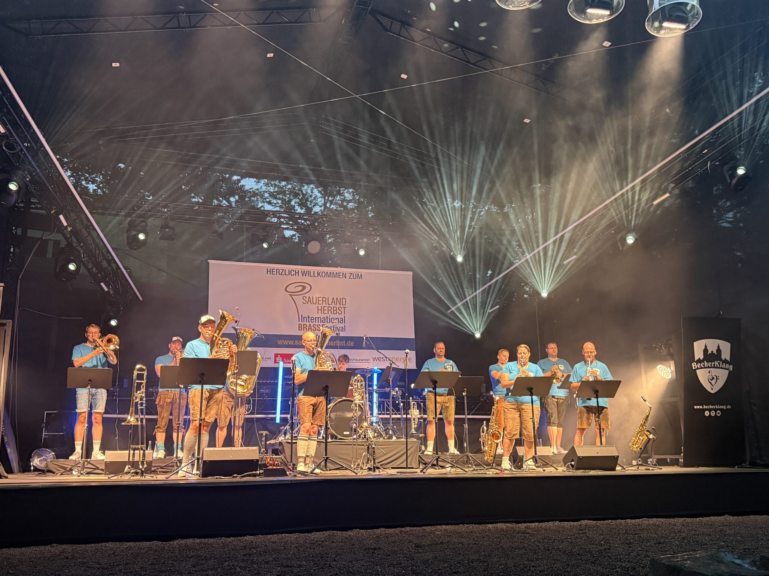 Frontansicht der Bühne des Sauerland Herbst 2025 in Herdringen
